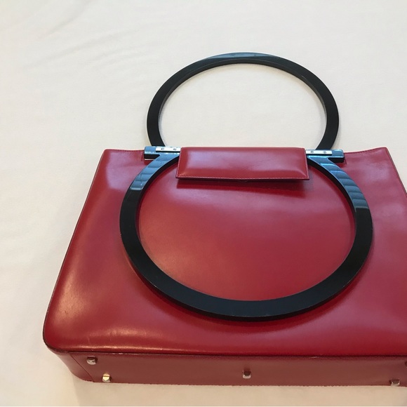 Salvatore Ferragamo Red Leather purse with round black handles. Rare find. - Picture 4 of 7